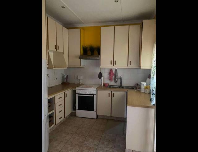 2 BEDROOM APARTMENT FOR SALE IN MARGATE BEACH